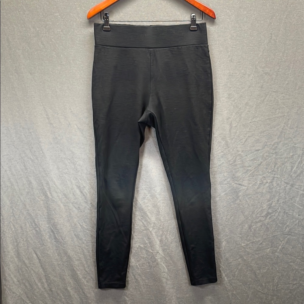 Matty M‎ Black Leggings with Sleek Design